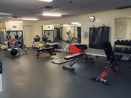 39-11 Niagara St, Toronto, ON - Indoor Photo Showing Gym Room