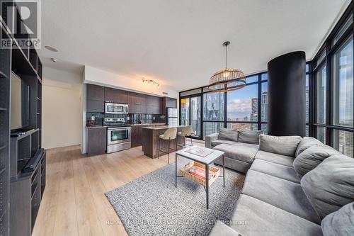 3407 - 55 Bremner Boulevard, Toronto, ON - Indoor Photo Showing Living Room