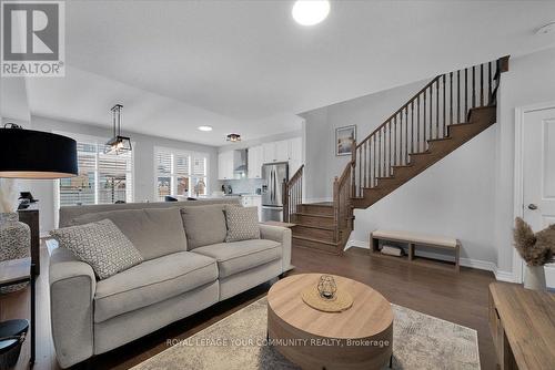 3 Clifford Crescent, New Tecumseth, ON - Indoor Photo Showing Living Room