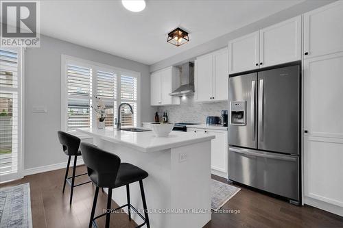 3 Clifford Crescent, New Tecumseth, ON - Indoor Photo Showing Kitchen With Upgraded Kitchen