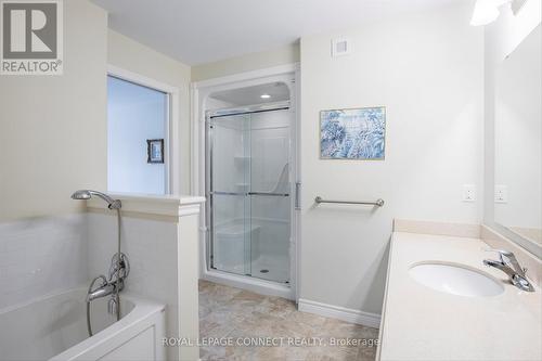 94 - 301 Carnegie Avenue, Peterborough, ON - Indoor Photo Showing Bathroom