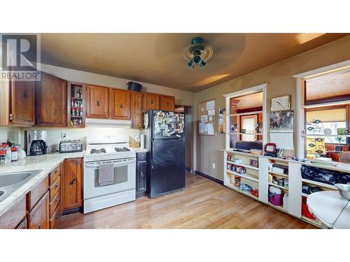 Kitchen - 33 Little Van Horne Street S, Cranbrook, BC - Indoor Photo Showing Kitchen