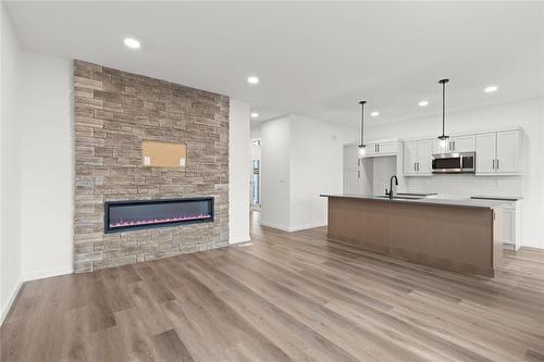 135 Grey Heron Drive, Winnipeg, MB - Indoor With Fireplace