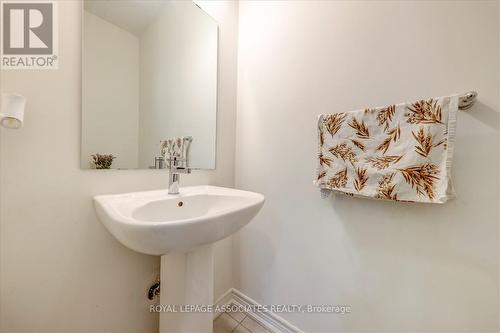 72 Auckland Drive E, Whitby, ON - Indoor Photo Showing Bathroom