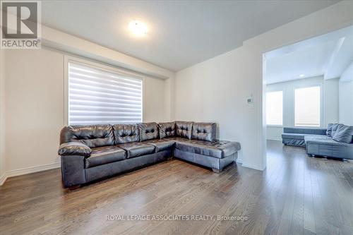 72 Auckland Drive E, Whitby, ON - Indoor Photo Showing Living Room