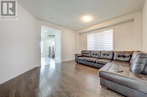 72 Auckland Drive E, Whitby, ON - Indoor Photo Showing Living Room