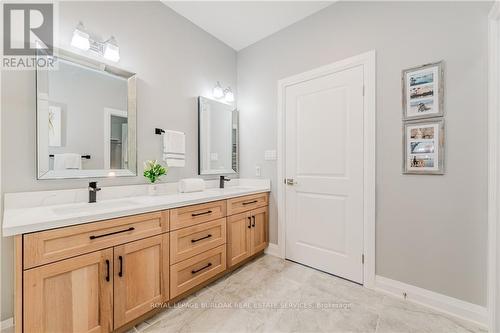 781 South Coast Drive, Haldimand, ON - Indoor Photo Showing Bathroom