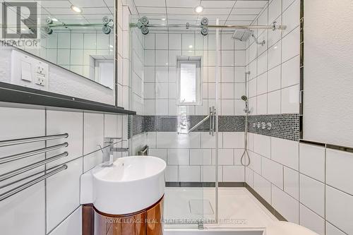 A - 194 Fairview Avenue, Toronto, ON - Indoor Photo Showing Bathroom