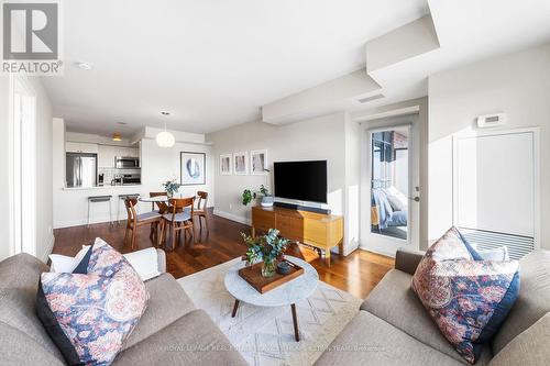 1527 - 60 Heintzman Street, Toronto, ON - Indoor Photo Showing Living Room