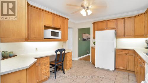 24 Longbow Place, London, ON - Indoor Photo Showing Kitchen With Double Sink