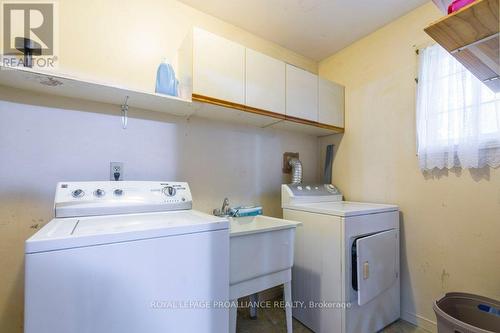 60 Catharine Street, Belleville, ON - Indoor Photo Showing Laundry Room