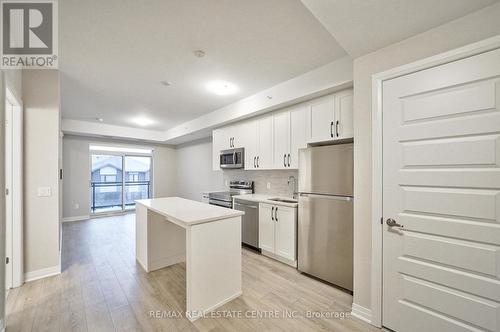 302 - 480 Gordon Krantz Avenue, Milton, ON - Indoor Photo Showing Kitchen