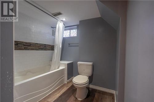 486 Hilbert Avenue, Cornwall, ON - Indoor Photo Showing Bathroom