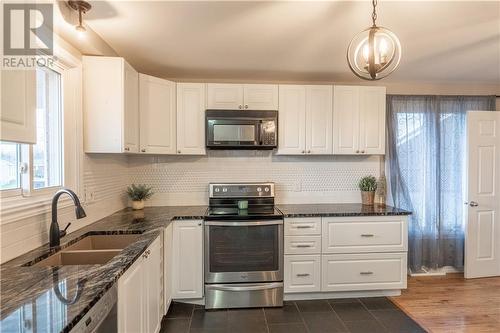 486 Hilbert Avenue, Cornwall, ON - Indoor Photo Showing Kitchen With Double Sink With Upgraded Kitchen