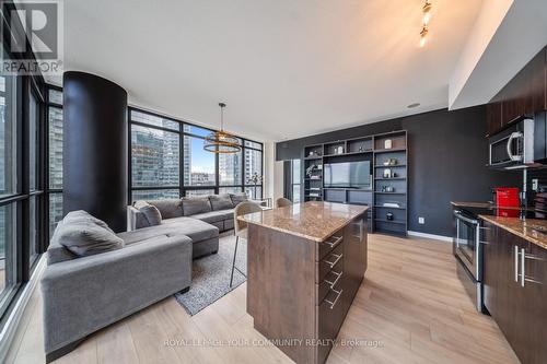 3407 - 55 Bremner Boulevard, Toronto, ON - Indoor Photo Showing Kitchen