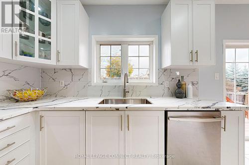 1616 Docking Court, Oshawa, ON - Indoor Photo Showing Kitchen