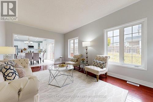 1616 Docking Court, Oshawa, ON - Indoor Photo Showing Living Room