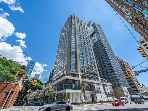 505-155 Yorkville Ave, Toronto, ON - Outdoor With Facade