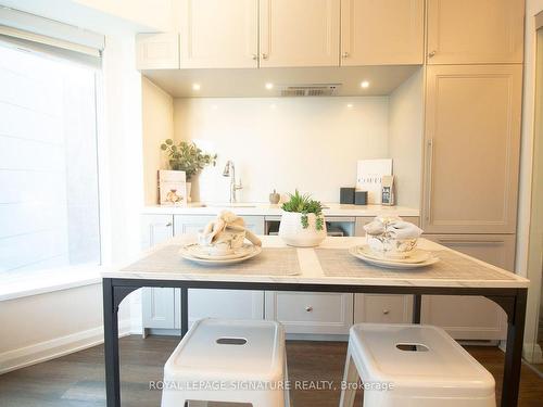 505-155 Yorkville Ave, Toronto, ON - Indoor Photo Showing Dining Room