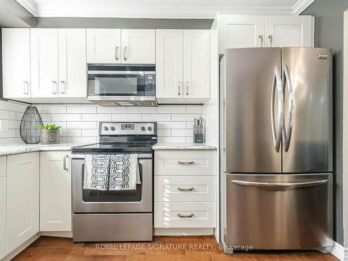 4-3011 Centennial Dr, Burlington, ON - Indoor Photo Showing Kitchen With Stainless Steel Kitchen With Upgraded Kitchen