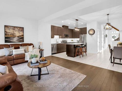 4165 Cassandra Dr, Lincoln, ON - Indoor Photo Showing Living Room