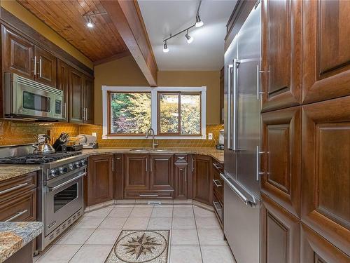 1460 Oceanspray Dr, North Saanich, BC 