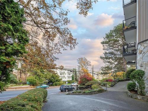 203-1400 Newport Ave, Oak Bay, BC - Outdoor With View