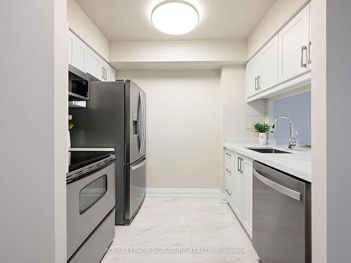 #204A-3605 Kariya Dr, Mississauga, ON - Indoor Photo Showing Kitchen