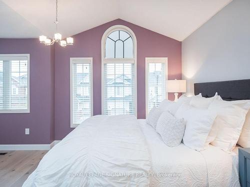 36 Dills Cres, Milton, ON - Indoor Photo Showing Bedroom