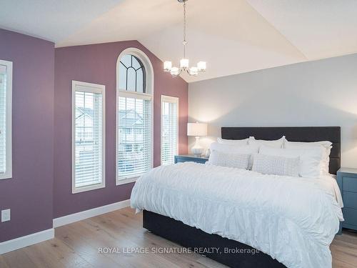 36 Dills Cres, Milton, ON - Indoor Photo Showing Bedroom