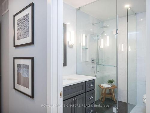 36 Dills Cres, Milton, ON - Indoor Photo Showing Bathroom