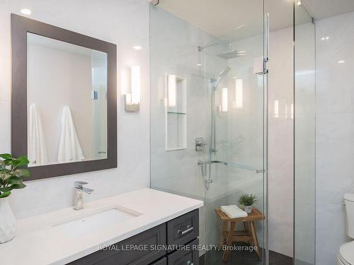 36 Dills Cres, Milton, ON - Indoor Photo Showing Bathroom