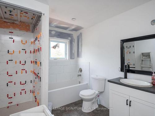 815 Cedarbrae Ave, Milton, ON - Indoor Photo Showing Bathroom