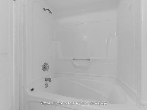 102-56 Kerman Ave, Grimsby, ON -  Photo Showing Bathroom