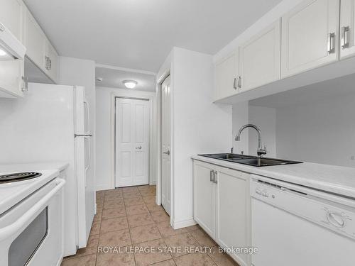 102-56 Kerman Ave, Grimsby, ON - Indoor Photo Showing Kitchen With Double Sink