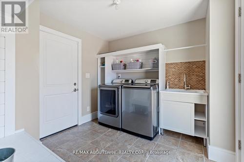 363 Walton Street, Oakville, ON - Indoor Photo Showing Laundry Room