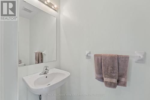 8 Pollock Avenue, Brock, ON - Indoor Photo Showing Bathroom