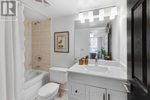 2702 - 30 Grand Trunk Crescent, Toronto, ON - Indoor Photo Showing Bathroom