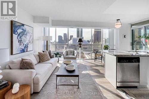 2702 - 30 Grand Trunk Crescent, Toronto, ON - Indoor Photo Showing Living Room