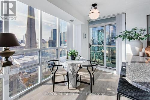 2702 - 30 Grand Trunk Crescent, Toronto, ON - Indoor Photo Showing Dining Room