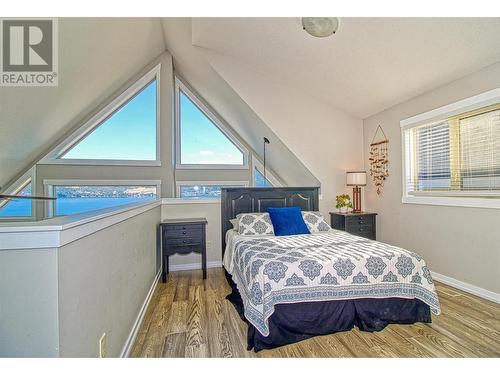 6895 Santiago Loop Unit# 101, Kelowna, BC - Indoor Photo Showing Bedroom