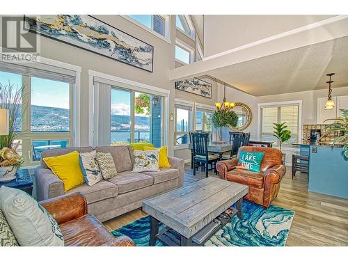 6895 Santiago Loop Unit# 101, Kelowna, BC - Indoor Photo Showing Living Room