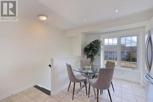 22 - 435 English Rose Lane, Oakville, ON - Indoor Photo Showing Dining Room