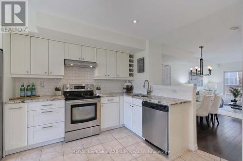 22 - 435 English Rose Lane, Oakville, ON - Indoor Photo Showing Kitchen With Stainless Steel Kitchen