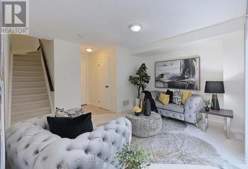 22 - 435 English Rose Lane, Oakville, ON - Indoor Photo Showing Living Room