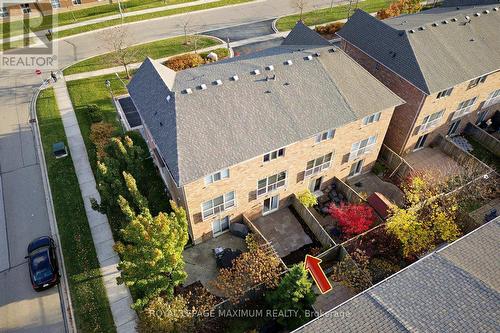 22 - 435 English Rose Lane, Oakville, ON - Outdoor