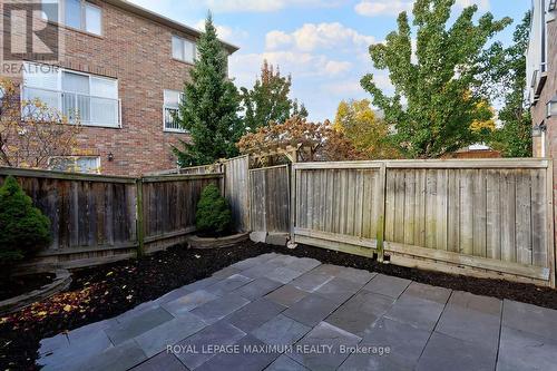 22 - 435 English Rose Lane, Oakville, ON - Outdoor With Exterior