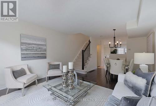 22 - 435 English Rose Lane, Oakville, ON - Indoor Photo Showing Living Room