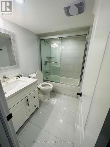 11 Lollard Way, Brampton, ON - Indoor Photo Showing Bathroom