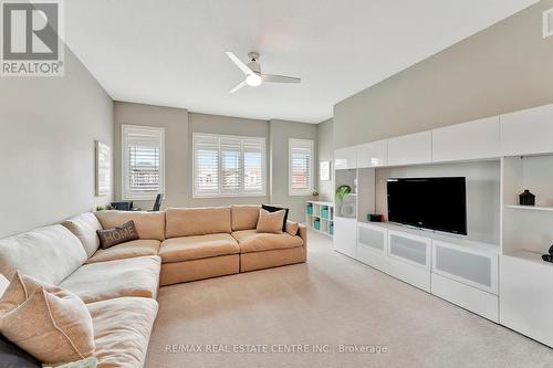 200 Birkinshaw Road, Cambridge, ON - Indoor Photo Showing Living Room